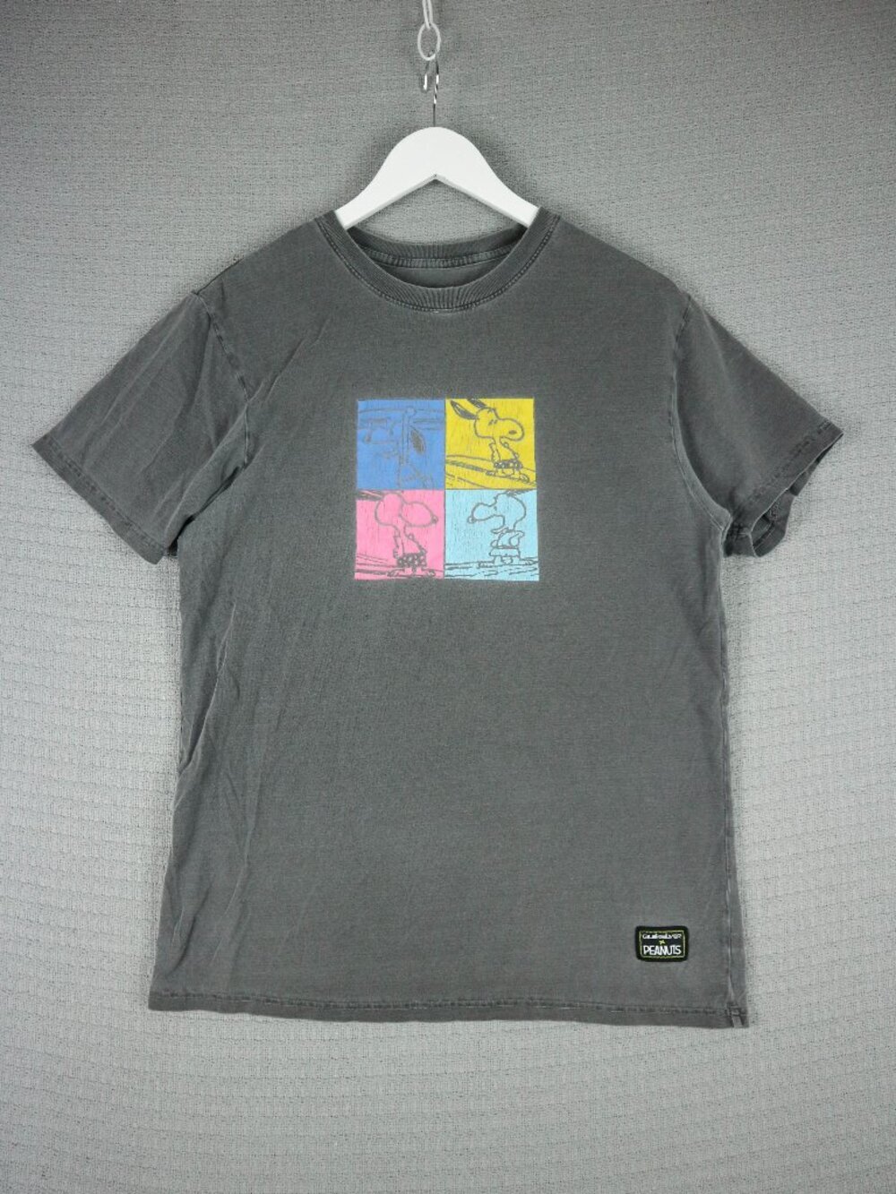 Quiksilver x Snoopy Graphic Faded Acid Wash Grey Tee Mens Medium